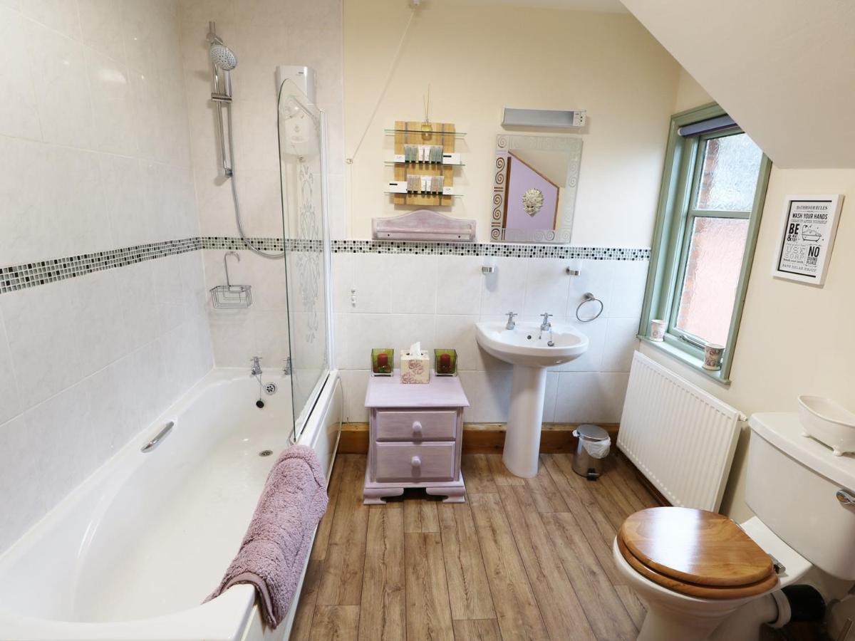 Chippers Cottage ウッドホール・スパ エクステリア 写真
